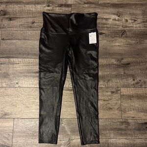SPANX Shiny Black High-Waisted Leggings CL PETITE